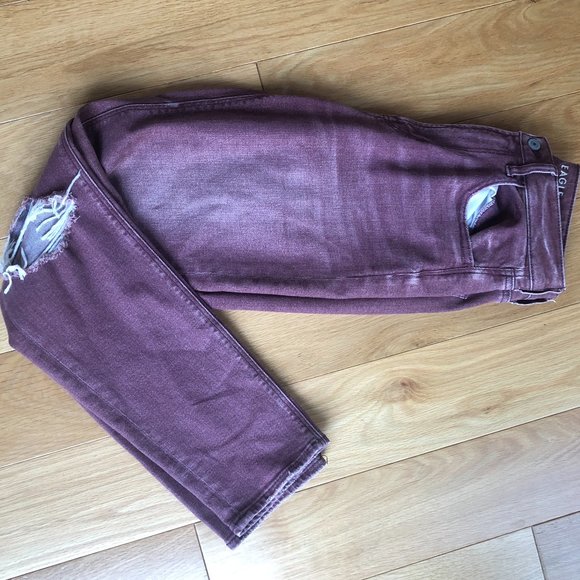 Dark burgundy color -  Mom Jean -  American Eagle Jeans -  like new - size 6 - Picture 2 of 6